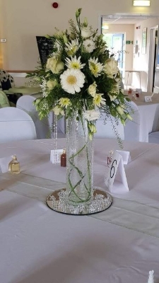 Wedding table arrangements